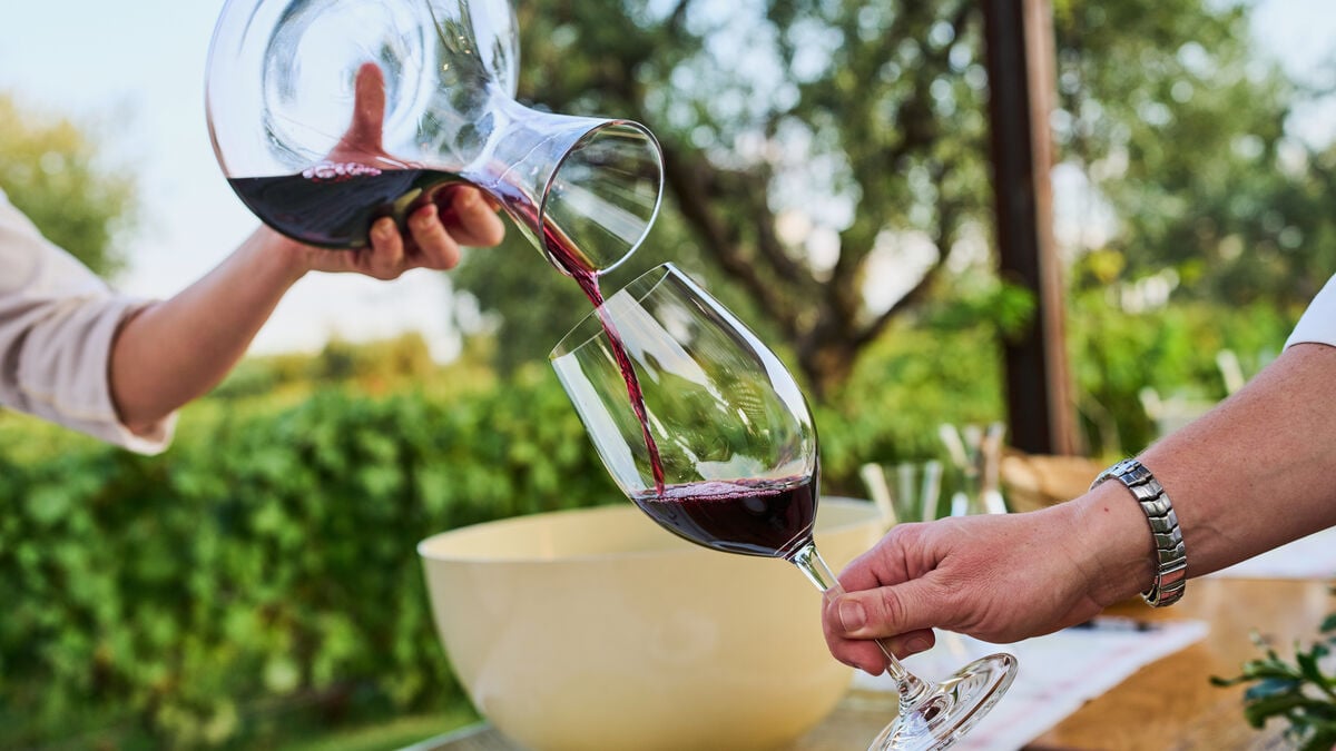 Thieves Steal 30,000 Bottles of Tuscan Wine Worth $5.3 Million