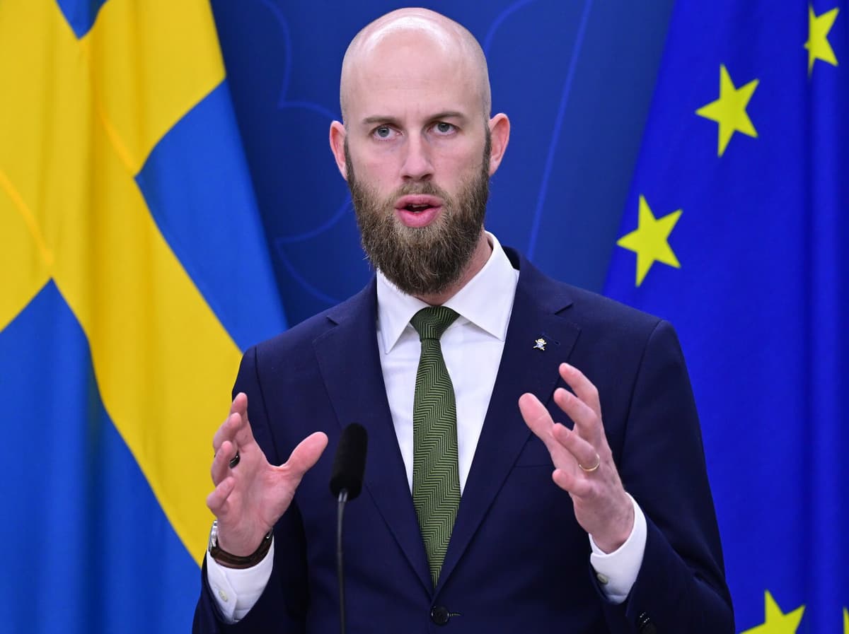 Bohlin Claims Harassment by Activists Outside Parliament