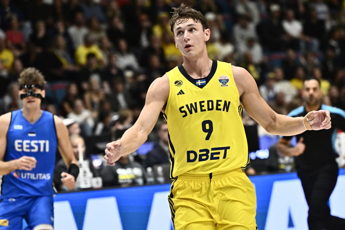 Pelle Larsson's Last-Second Shot Misses as Sweden Falls to Estonia