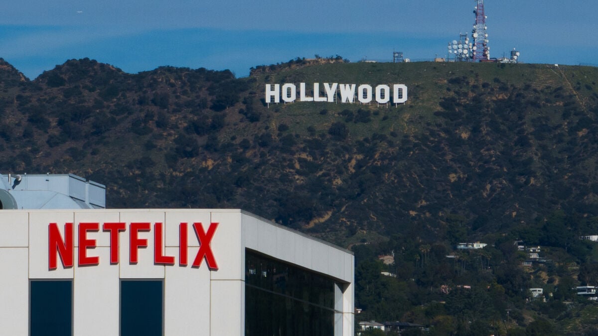 Netflix sweetens bid for Warner Bros. Discovery, offers full cash