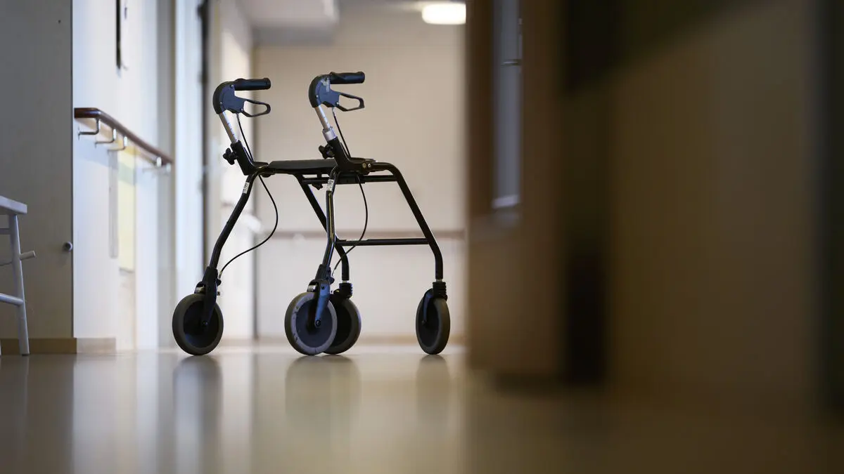 Woman convicted of sneaking up on elderly people in residential care