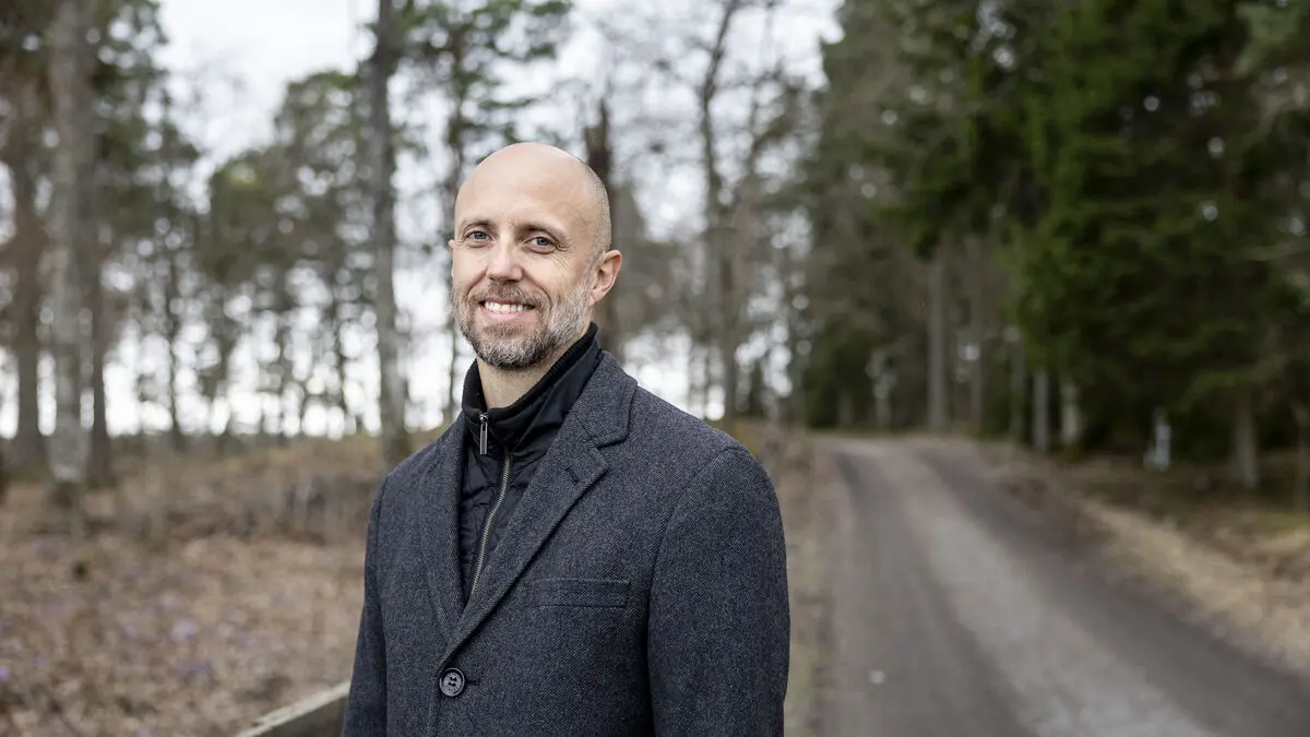 Former Olympic gold medalist Lars Frölander stands behind controversial decision to allow Russia and Belarus back into the heats