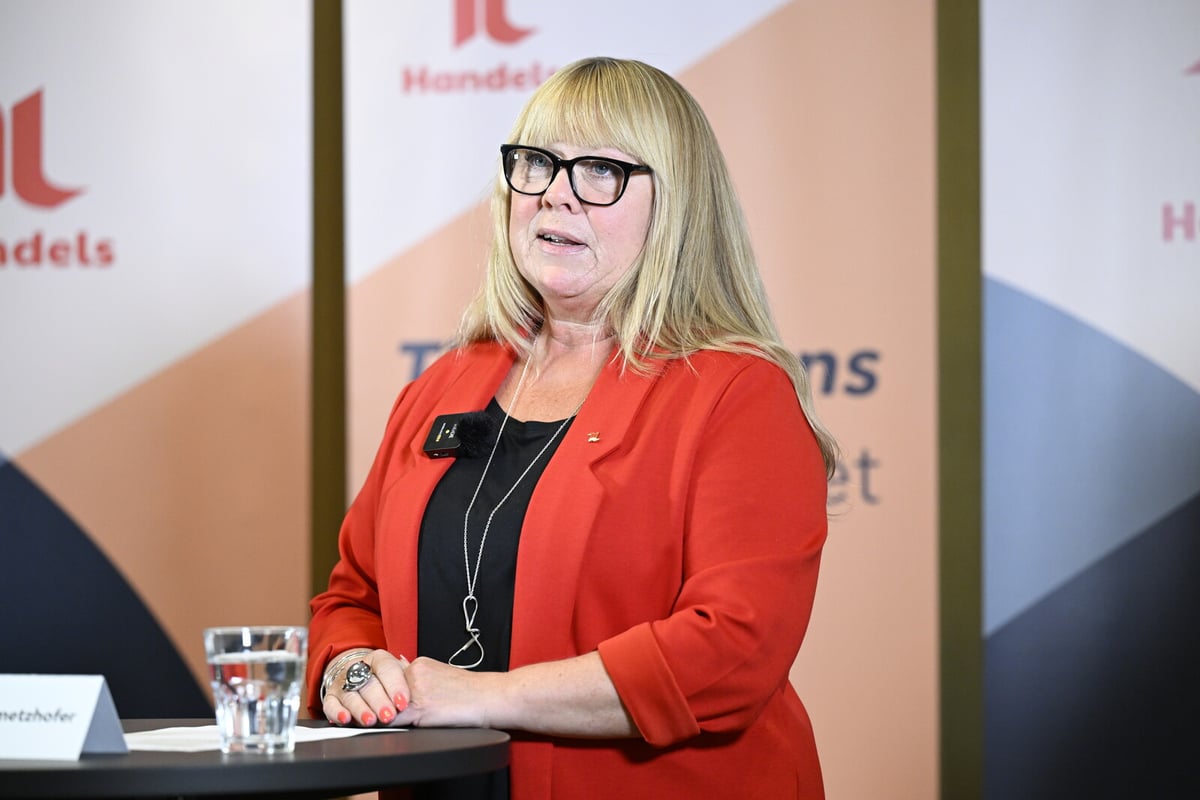 Sweden's New Trade Deal Boosts Pay and Cuts Working Hours
