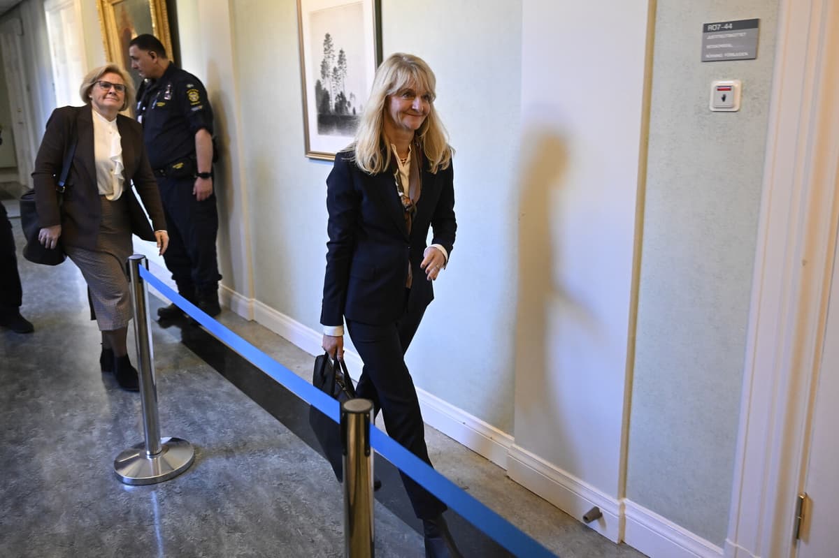 "Growing Problem of Gangs Infiltrating Politics"