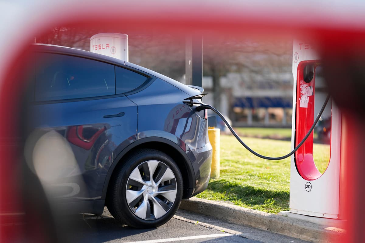 Tesla's European Sales Decline Despite Updated Model Y