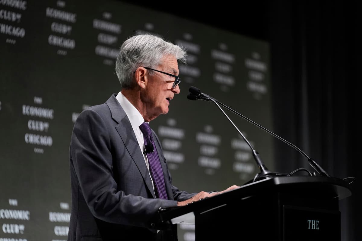 Fed Keeps Interest Rate Unchanged Despite Trump's Criticism