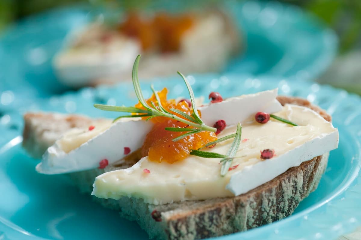 Sweden Recalls Mon Ami Cheese Amid Listeria Concerns