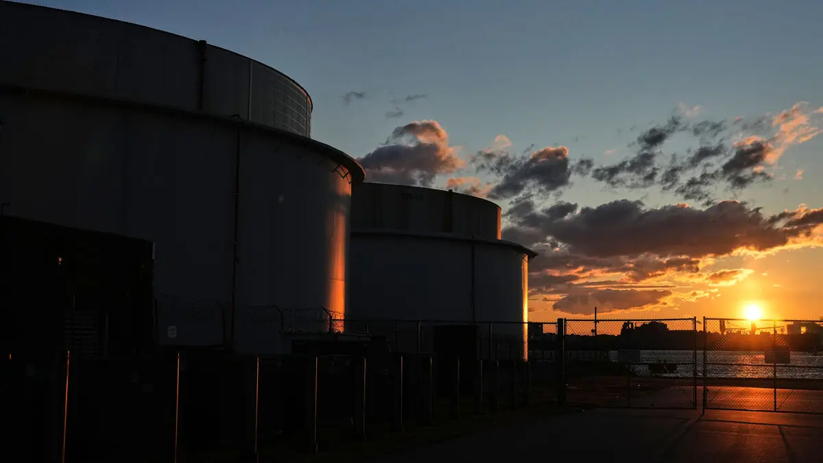 WTI oil plunges despite new US attacks on Iran
