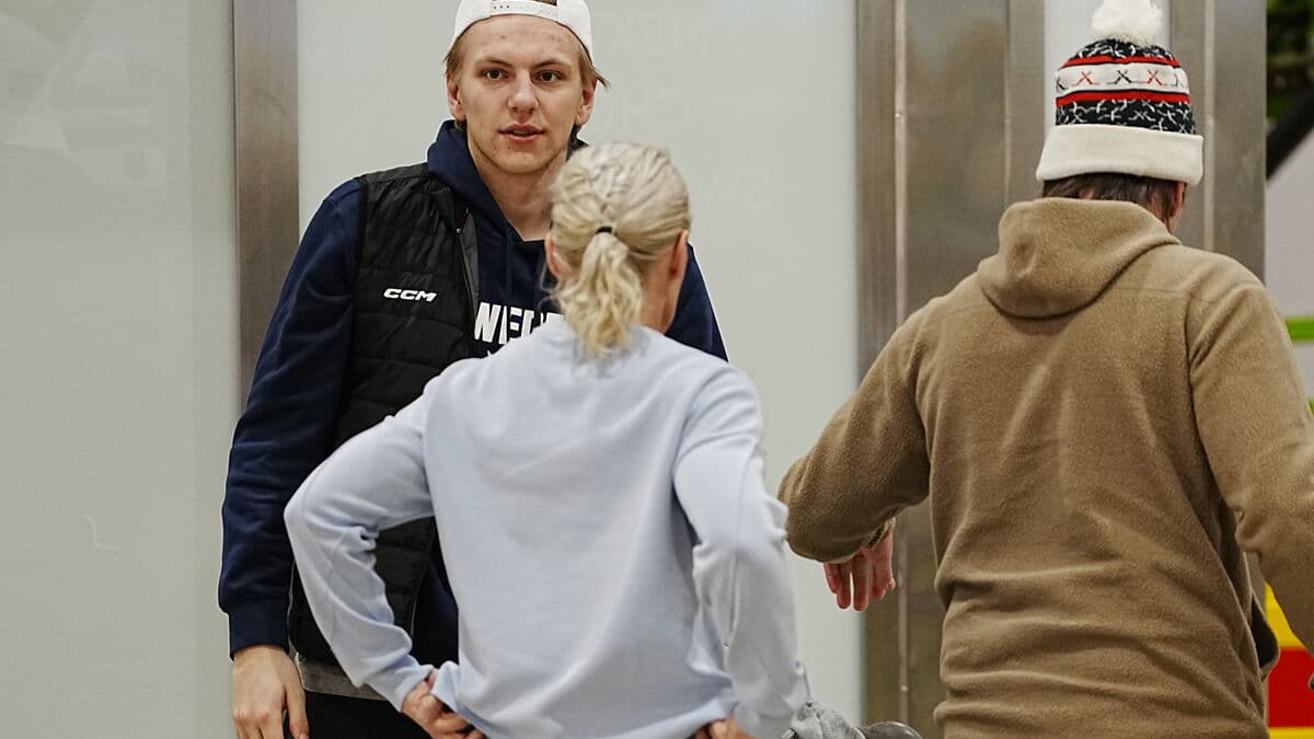 The Golden Heroes at Home in the End - Sickest Thing