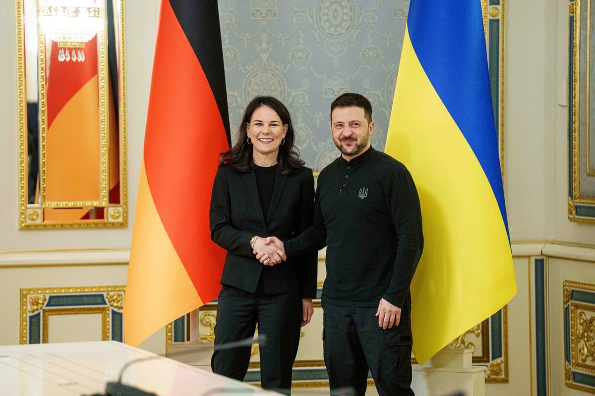 Zelenskyj Seeks Support for Potential Peacekeeping Forces in Ukraine