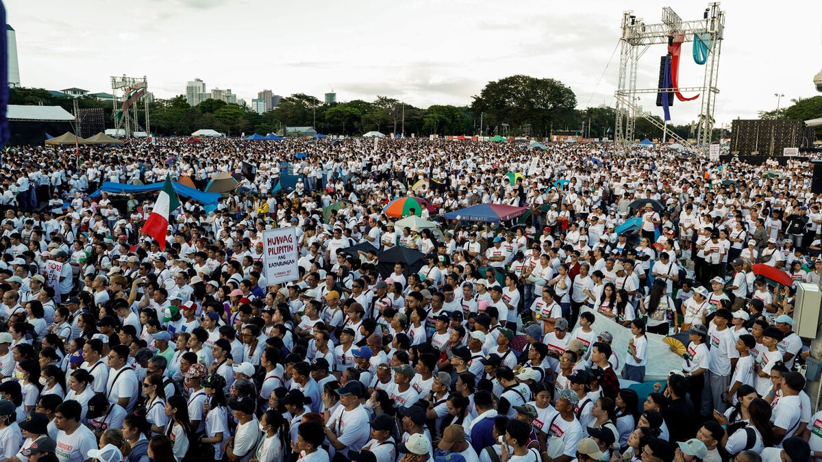 Massive three-day protest in the Philippines