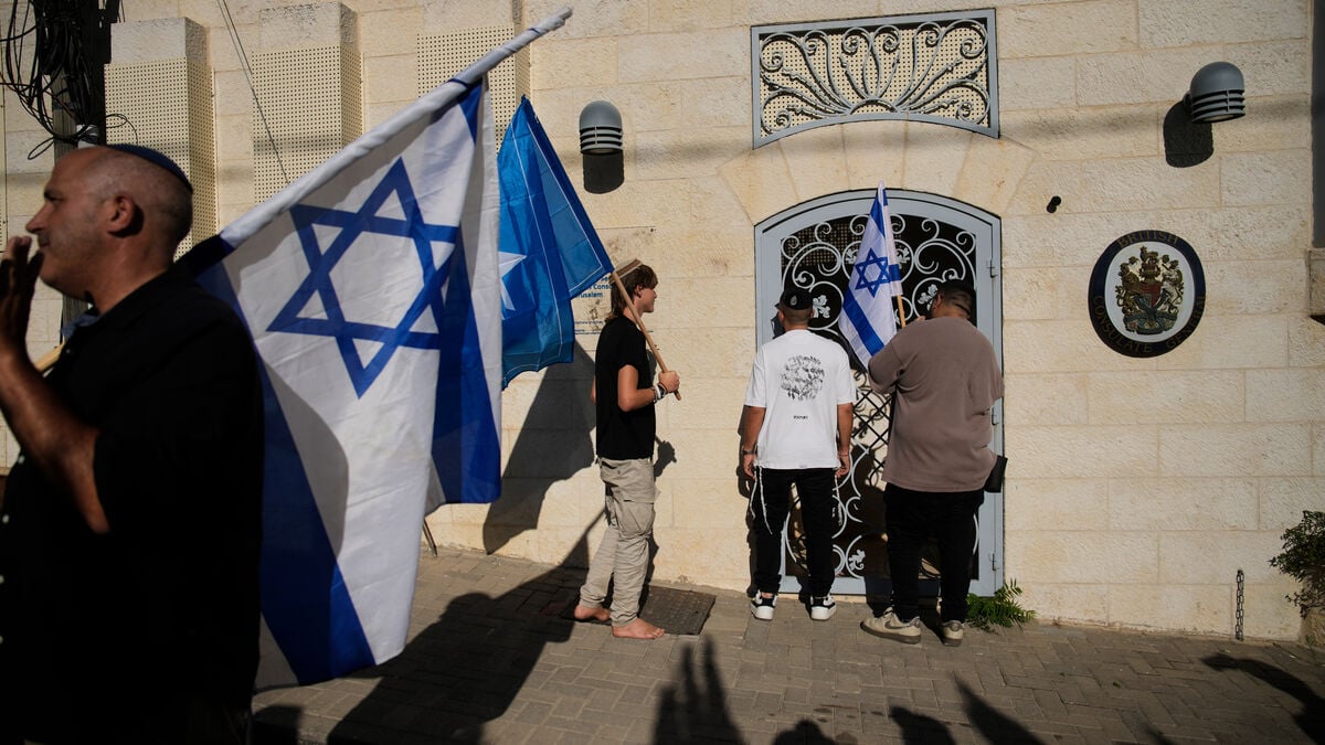 Britain’s Jerusalem Consulate Closes After Row Over Israeli Settlements, Replaced by Mission