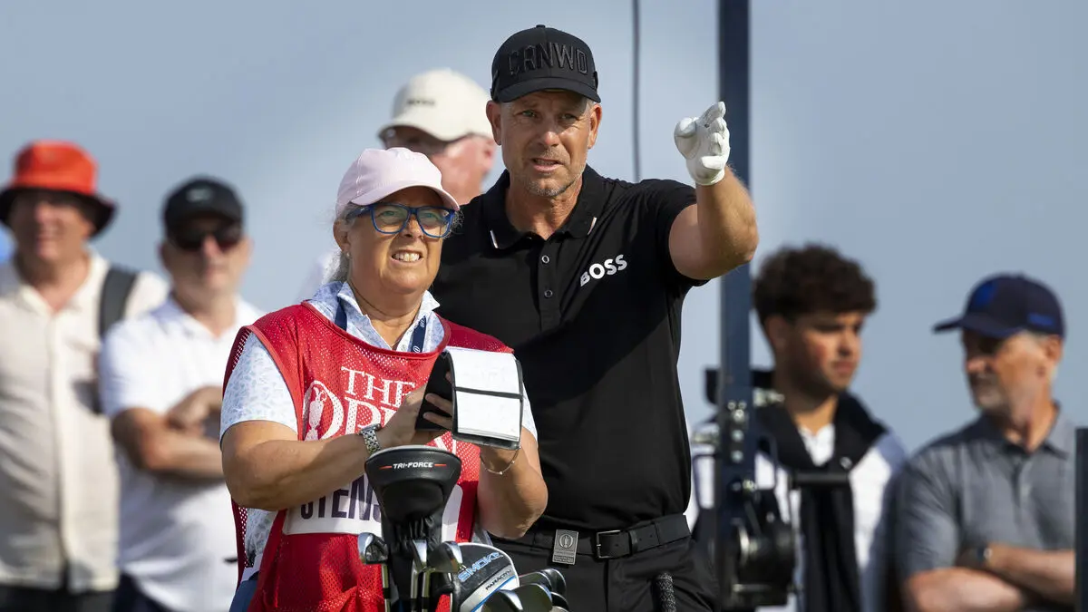 Stenson shows form 10 years after British Open triumph