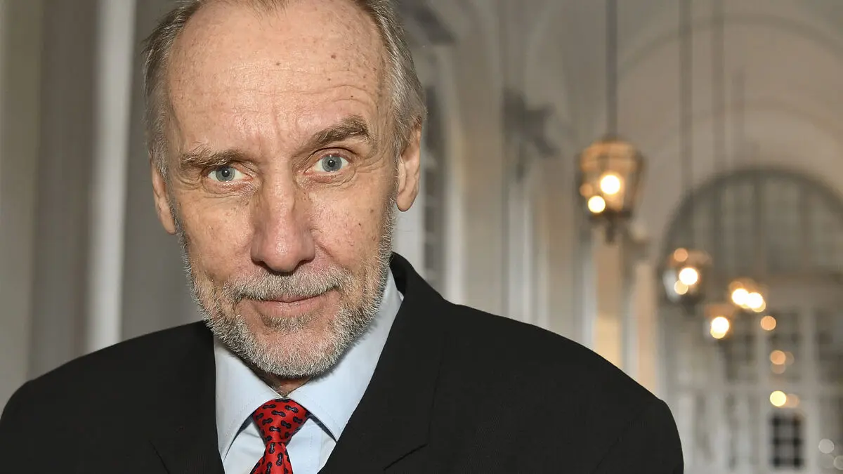 Håkan Nesser receives Nora Deckarfestival honorary lifetime award