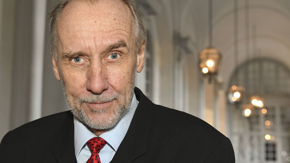 Håkan Nesser receives Nora Deckarfestival honorary lifetime award