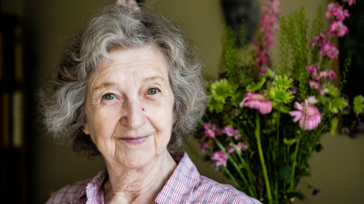 Swedish Actress Meta Velander Dies at 100