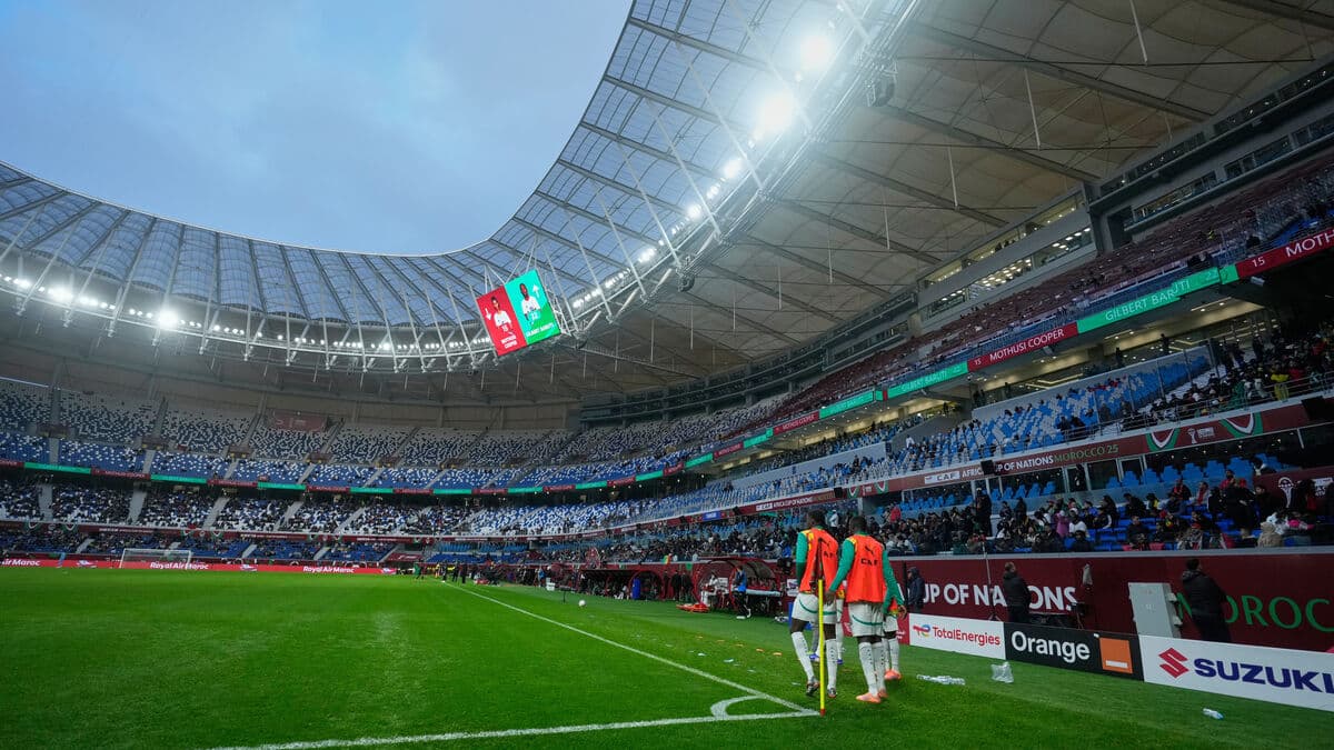 Audience fiasco - letting people in for free at African Championships in Morocco