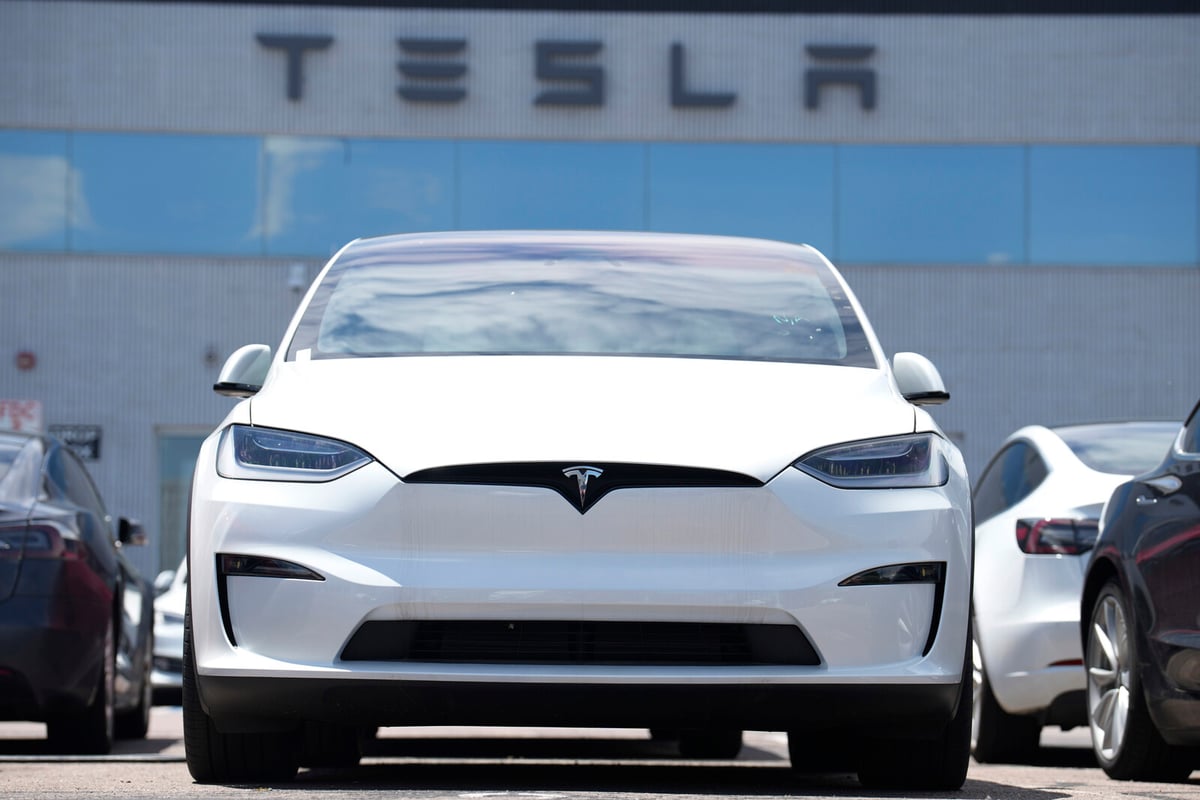 Tesla stops selling two car models in China