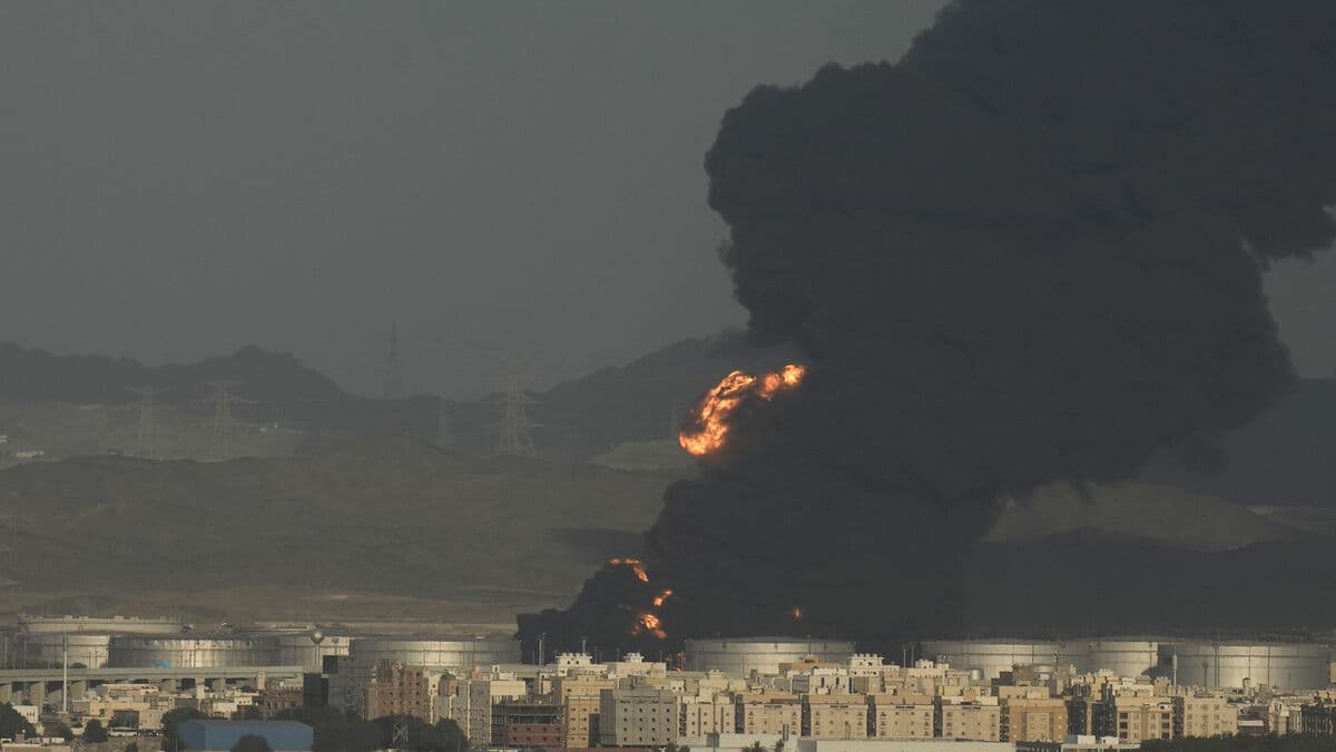 Full capacity restored in Saudi oil pipeline after damage by Iranian drones