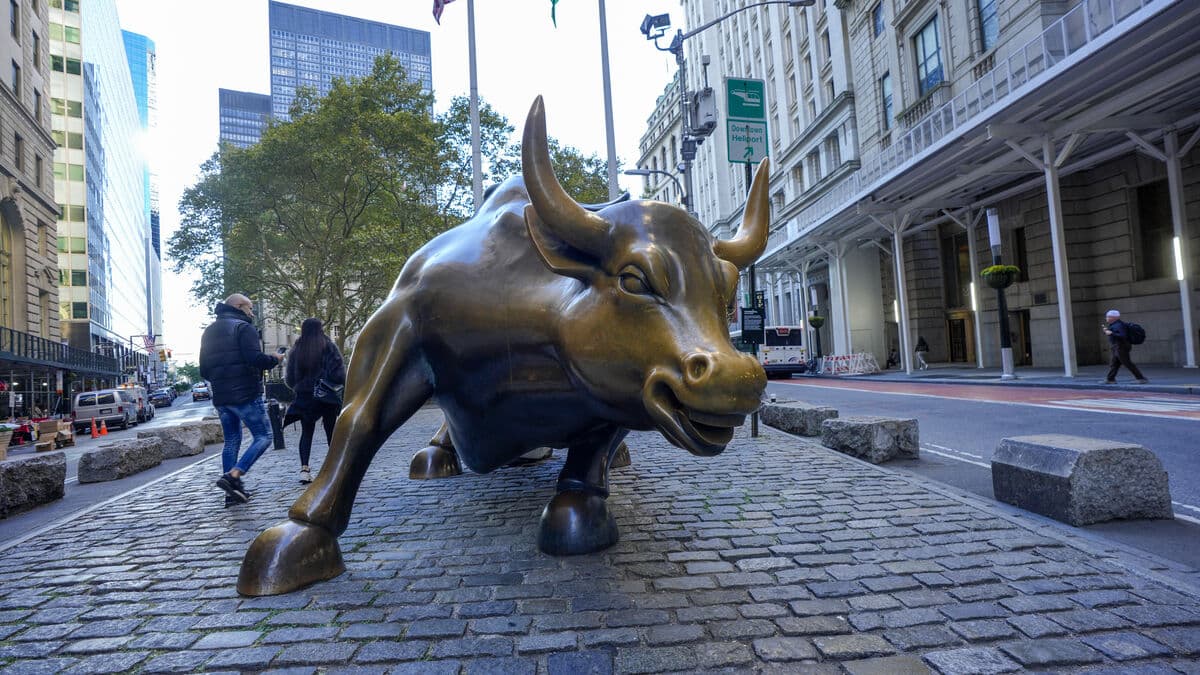 Wall Street Hits Record Highs as Inflation Eases