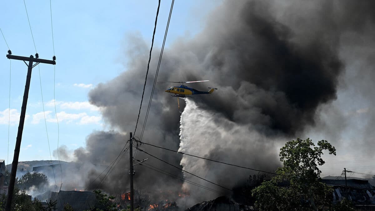 Thousands evacuated as wildfires rage across southern Europe