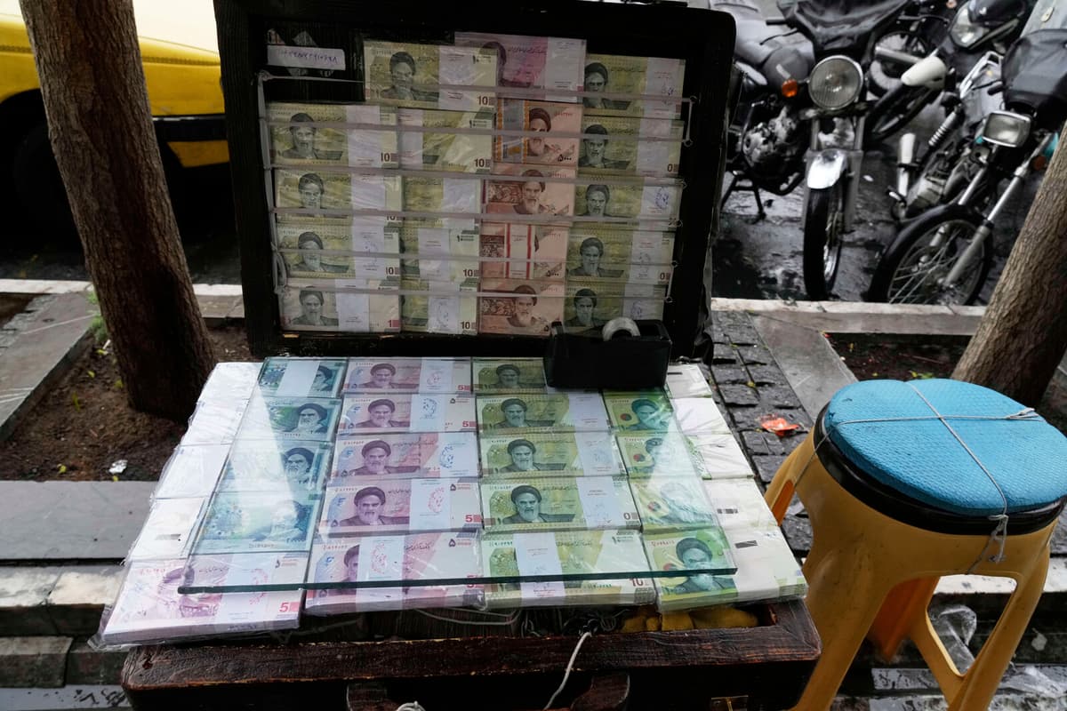 Iran Proposes Removing Four Zeros from Currency