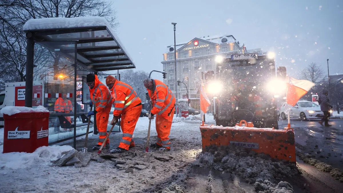 Snow chaos in Germany - Bundesliga matches postponed