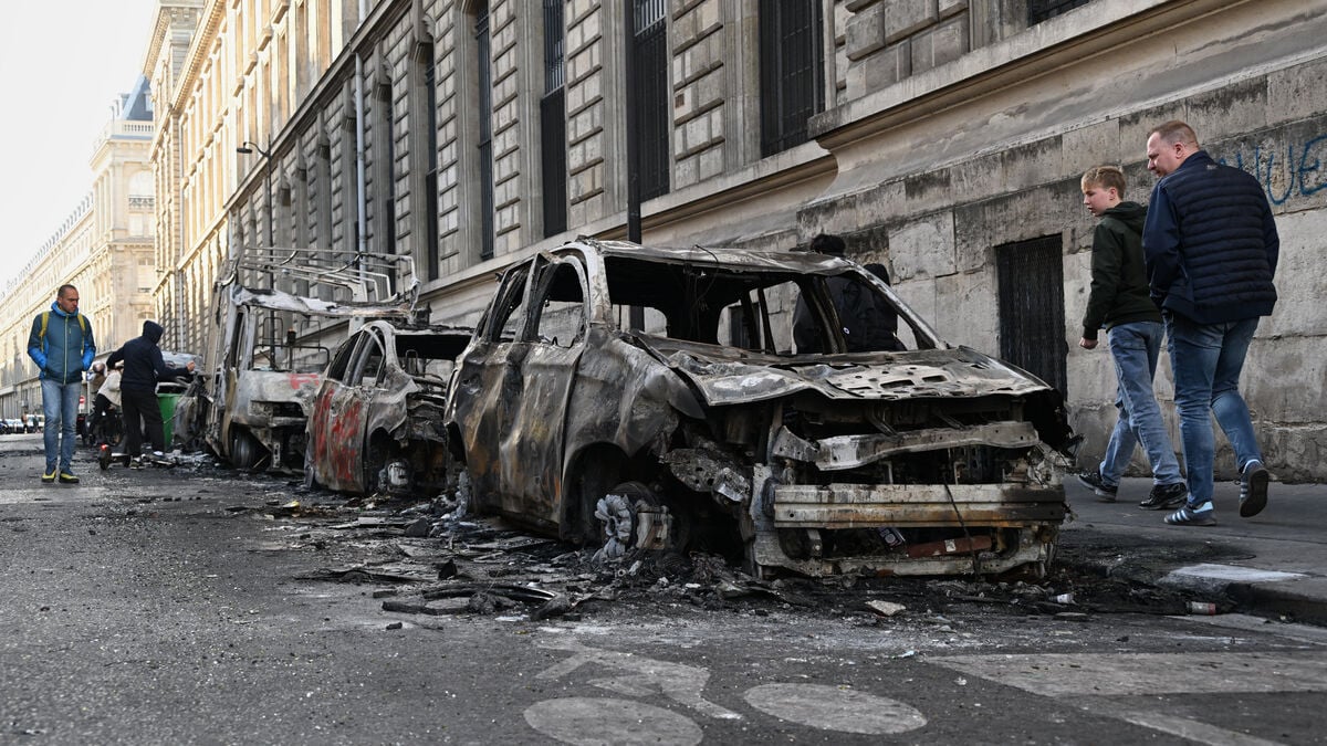 PSG vs Barcelona Champions League Match to Go Ahead Despite Violence in France