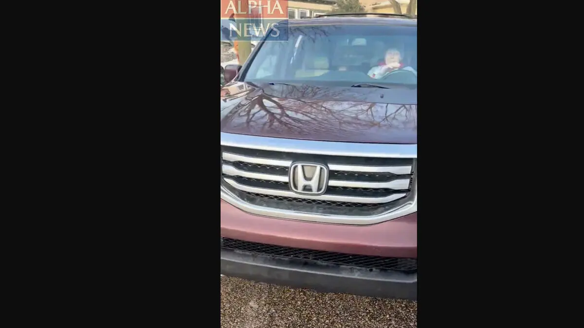 Police footage shows seconds before fatal shooting in Minneapolis