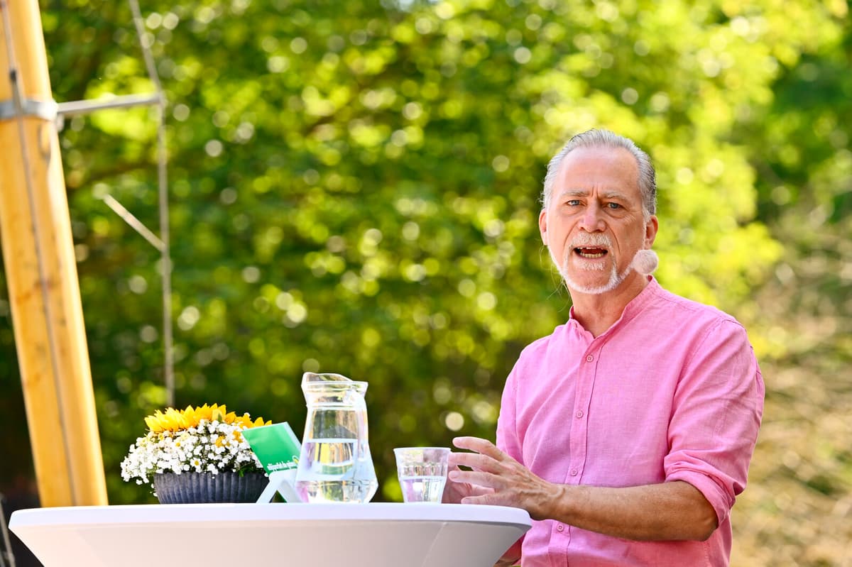 MP Proposes Law for Cultural Freedom to Roam in Schools