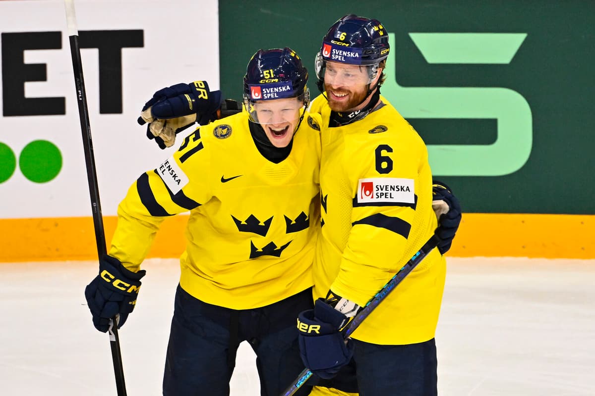 Emil Heineman Scores First World Championship Goal in Sweden's Win