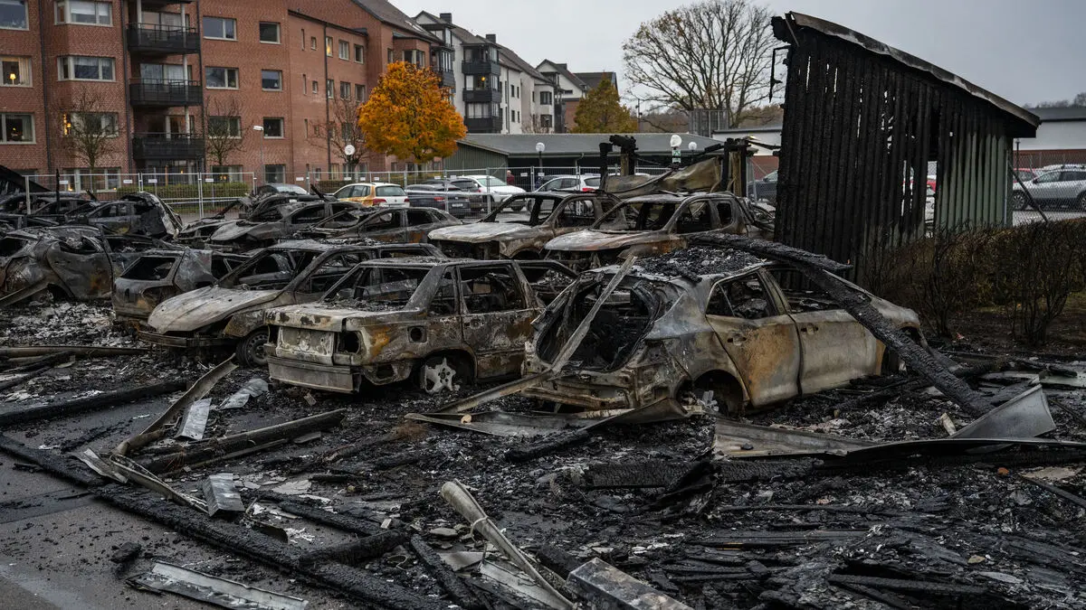 Over 30 vehicles burned, 15-year-old charged in Ängelholm