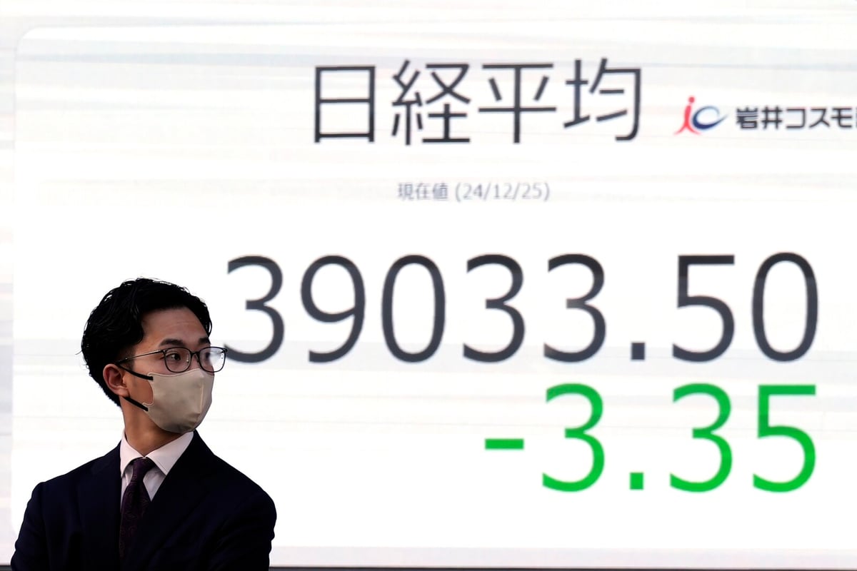 Tokyo Stocks Drop Sharply as Trump Tariffs Loom