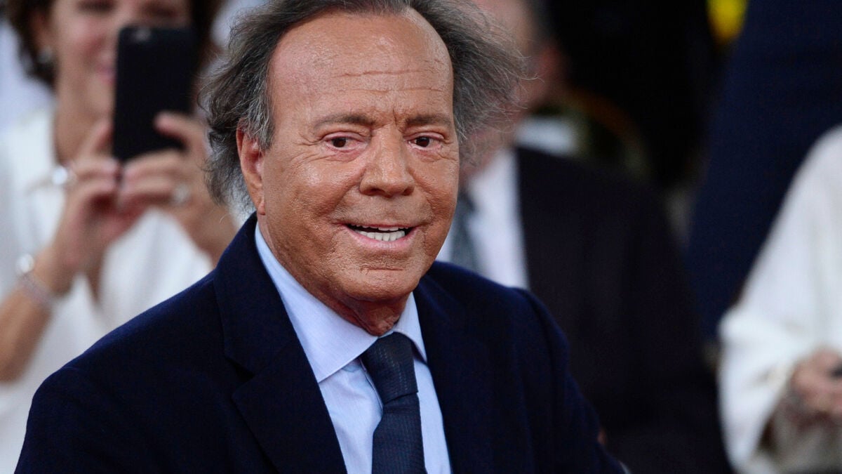 Spanish Prosecutors Say Courts Can Hear Sexual Assault Case Against Julio Iglesias