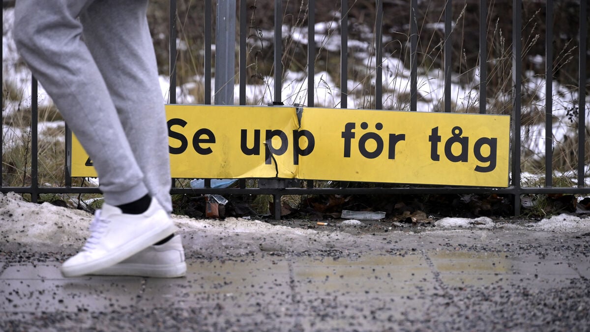 Goal missed, deadly level crossings remain in Sweden