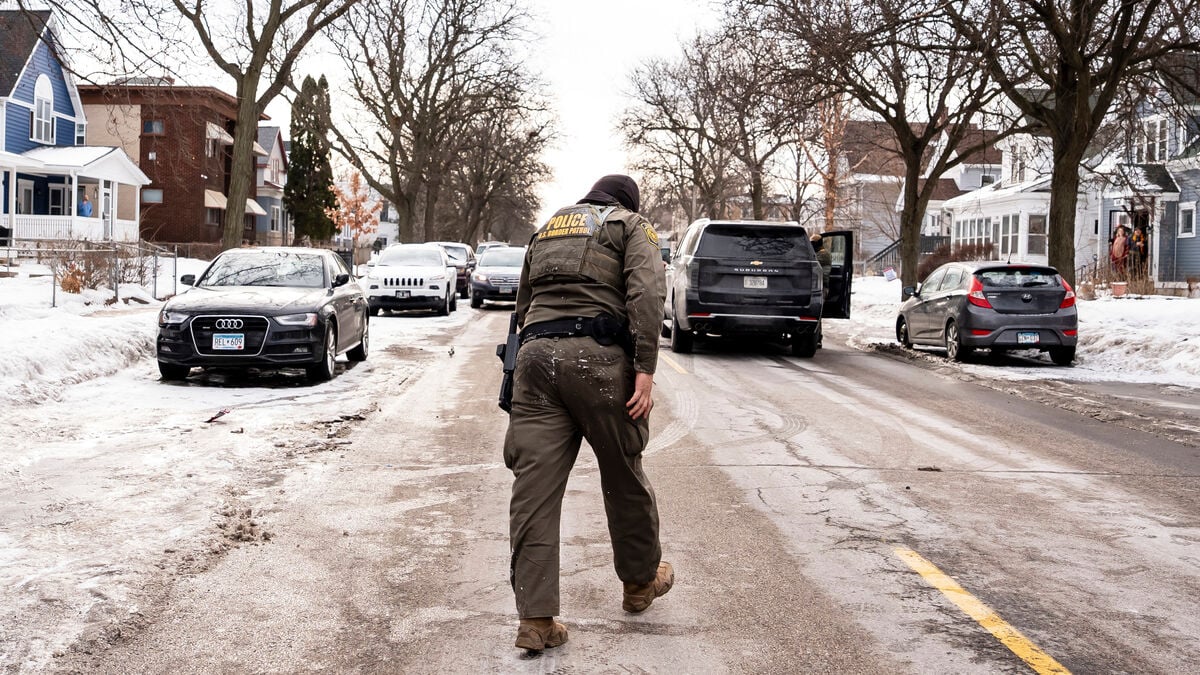 Hundreds more federal agents sent to Minneapolis