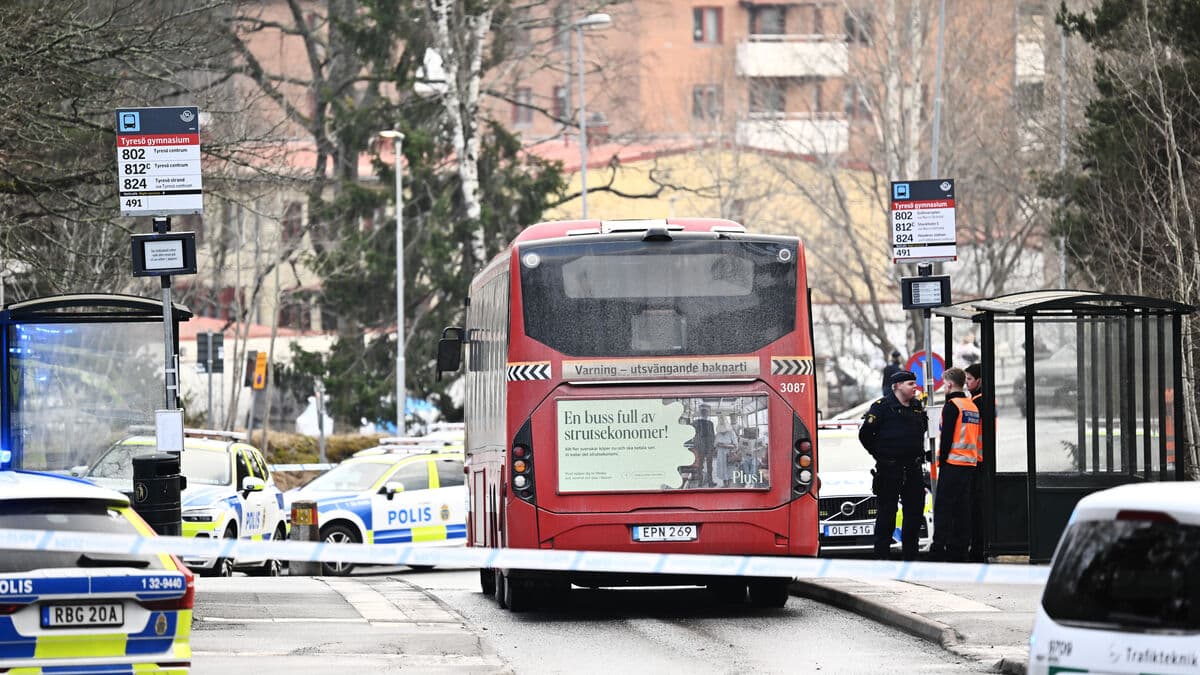 Shooting on bus in Tyresö