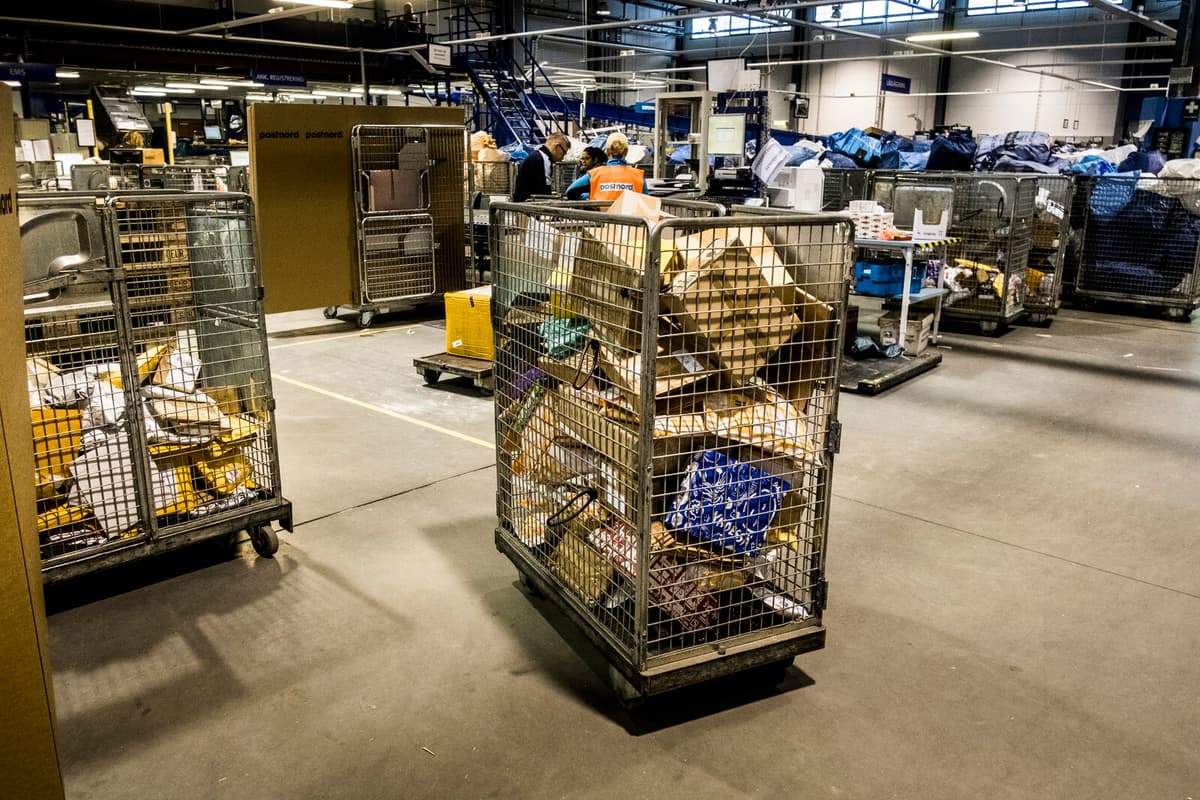 US Ends Duty-Free Exemption for Small Package Imports