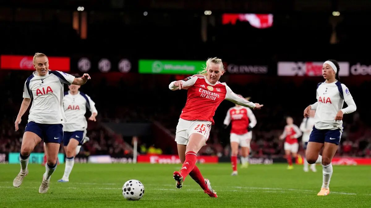 Blackstenius struck as Arsenal won the London derby 5-2