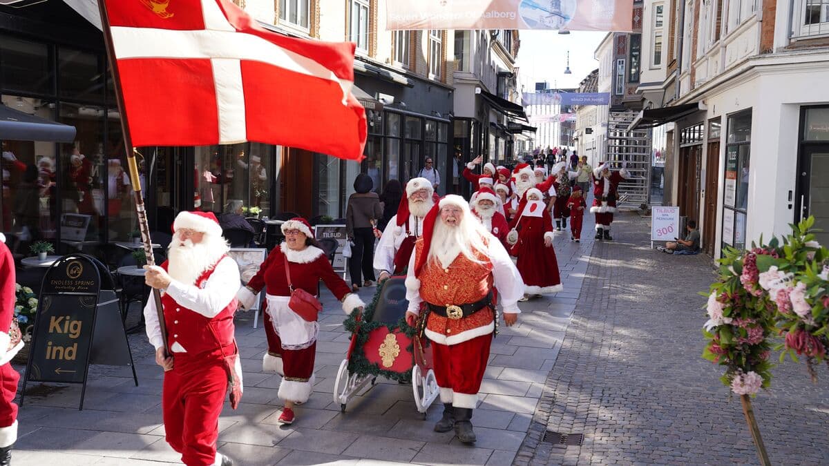 Santas and elves gather in Aalborg for annual Christmas congress
