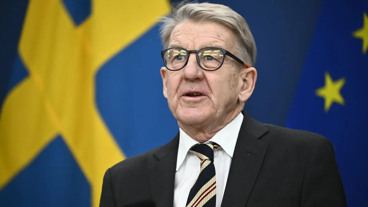 Doctor Anders Sylvan must find the solution to the healthcare queues