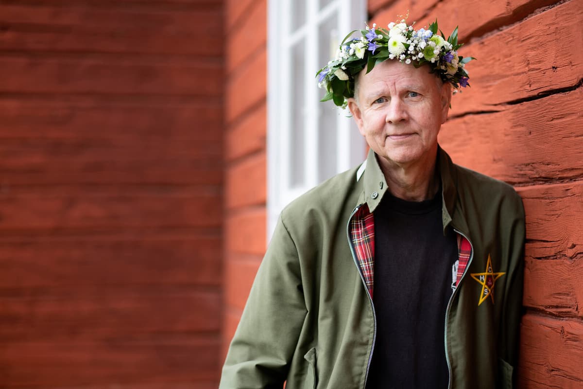 Per Persson Embraces a Life Unplugged from Digital Norms