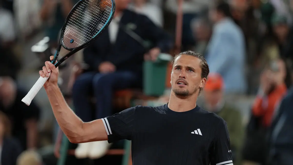 Zverev in the French Open semis, the hunt continues