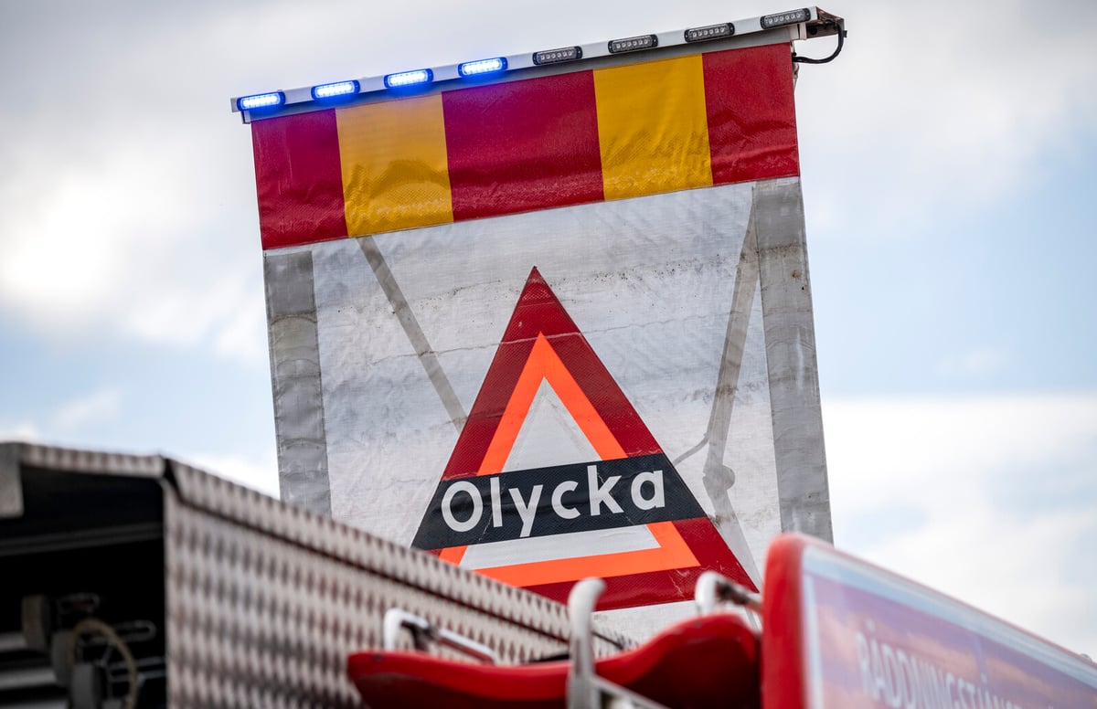 Three Seriously Injured After Car Hits Tree Near Haparanda
