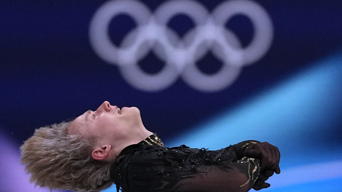 USA wins thrilling team competition at Milan-Cortina Olympics