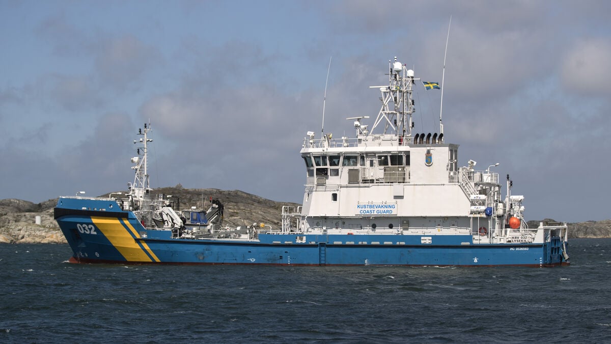 Two still missing after boat collision off Tjörn, rescue operation paused