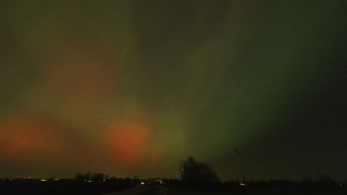 Largest solar storm in 20 years underway, great chance to see the northern lights