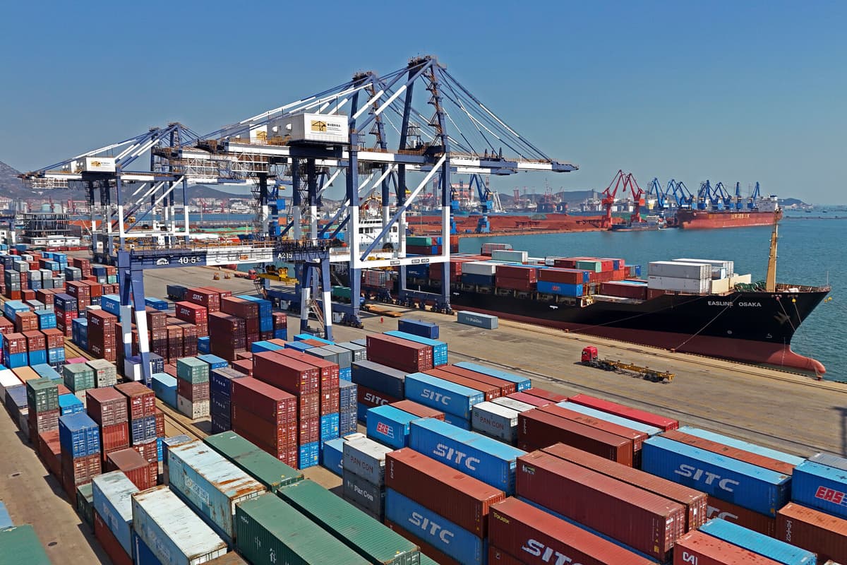 Freight Volumes Drop 9.7% in Chinese Ports as Trade Tensions Rise