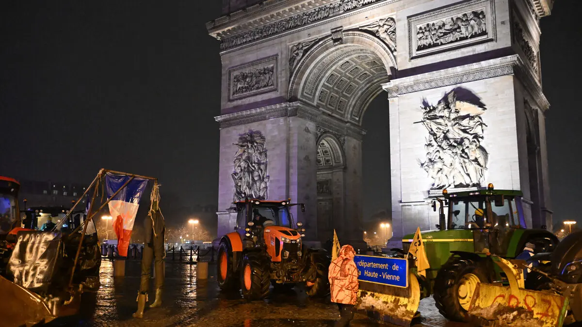 New protests against Mercosur agreement - tractors in Paris