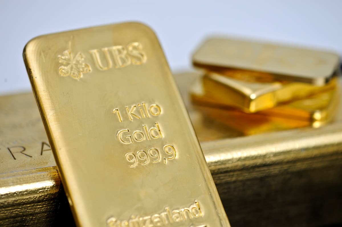 Gold Prices Hit Record High as Tariff Decision Looms